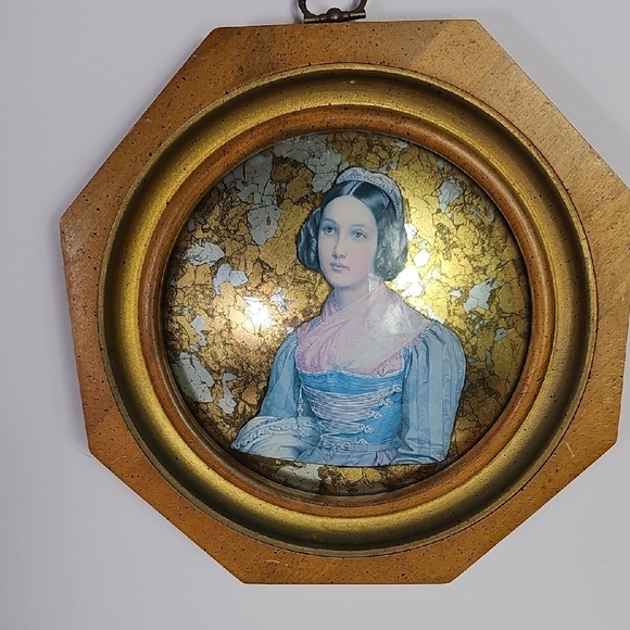 Vintage Octagonal Portrait Frame - Picture 1 of 8